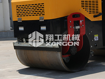 设备养护:小型压路机冬季保养须知